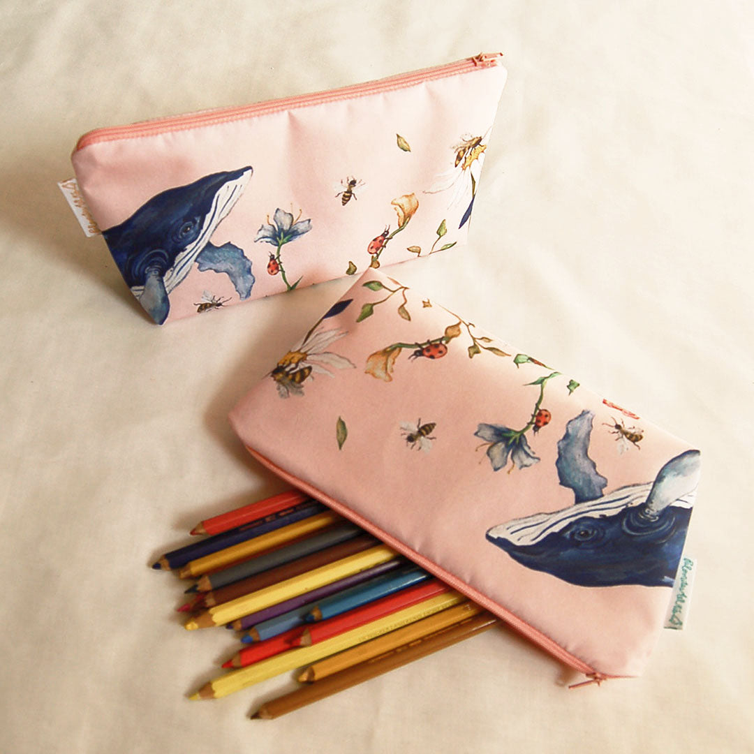 Estuche pequeño Ballenas y flores